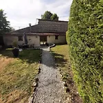 Escale Au Clos Martin De Juillers Et D'hotes 3* Saint-Martin-de-Juillers
