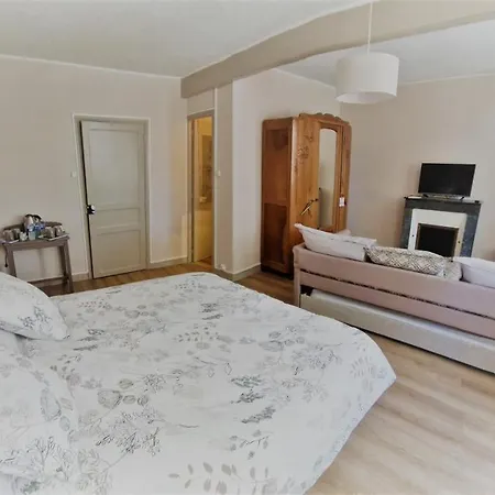 Escale Au Clos Martin De Juillers Et D'hotes Nocleg ze śniadaniem