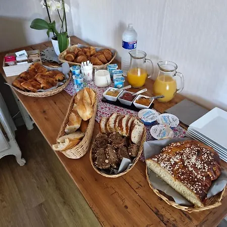 Escale Au Clos Martin De Juillers Et D'hotes 3* Saint-Martin-de-Juillers