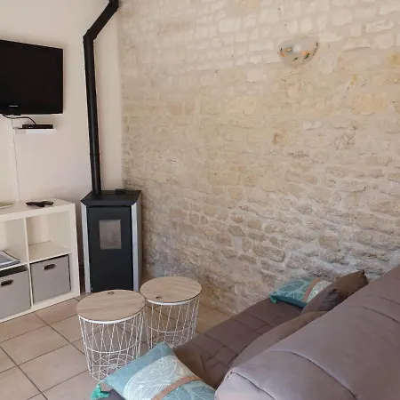 Escale Au Clos Martin De Juillers Et D'hotes Bed & Breakfast Saint-Martin-de-Juillers