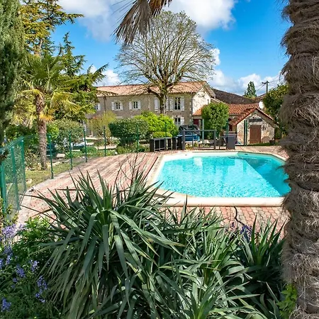 Escale Au Clos Martin De Juillers Et D'hotes Bed & Breakfast Saint-Martin-de-Juillers