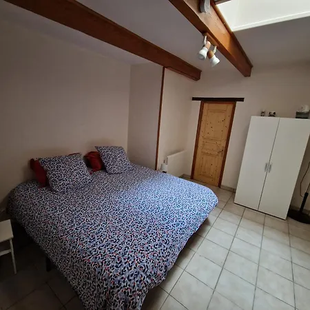 Escale Au Clos Martin De Juillers Et D'hotes Bed & Breakfast