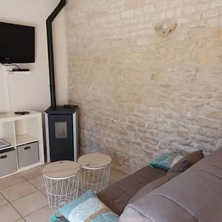 Bed & Breakfast Escale Au Clos Martin De Juillers Et D'hotes