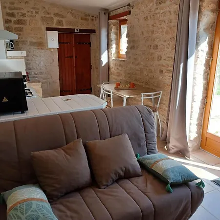 Escale Au Clos Martin De Juillers Et D'hotes Saint-Martin-de-Juillers