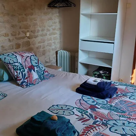 Escale Au Clos Martin De Juillers Et D'hotes